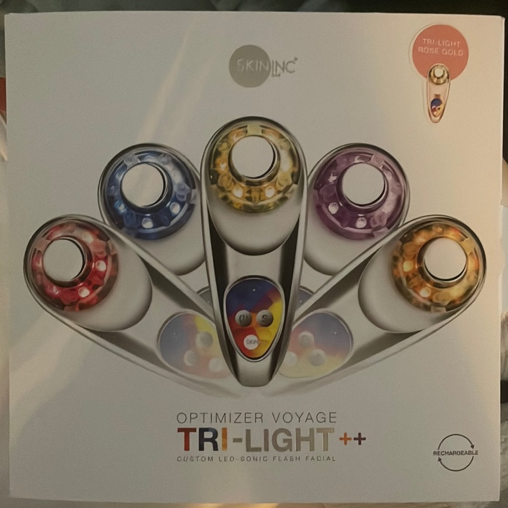 SKIN INC optimizer voyage tri light. Custom LED sonic flash facial